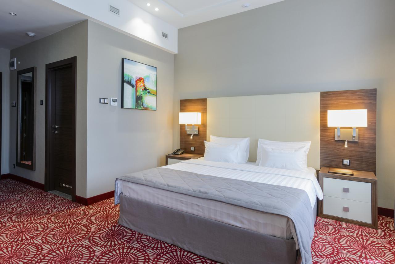 Hotel Senator Karaganda Zewnętrze zdjęcie