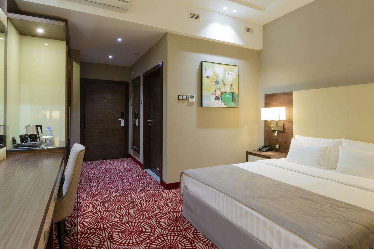 Hotel Senator Karaganda Zewnętrze zdjęcie
